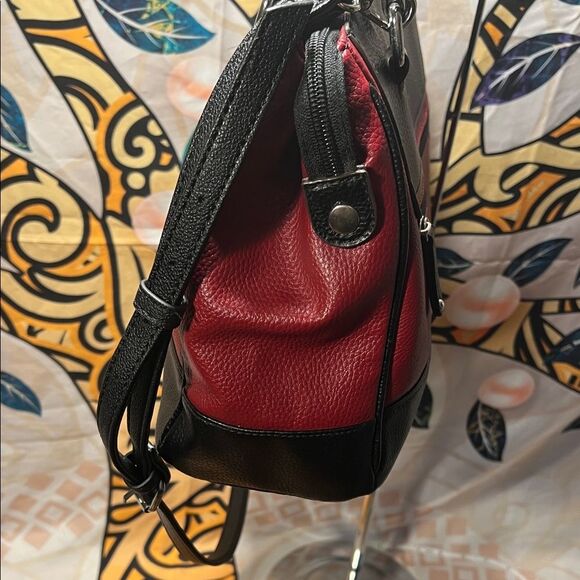 Tignanello Red Leather Social Status Medium Satchel - Picture 4 of 16